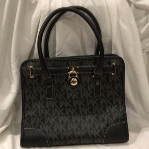 Wendy Keen black leather purse